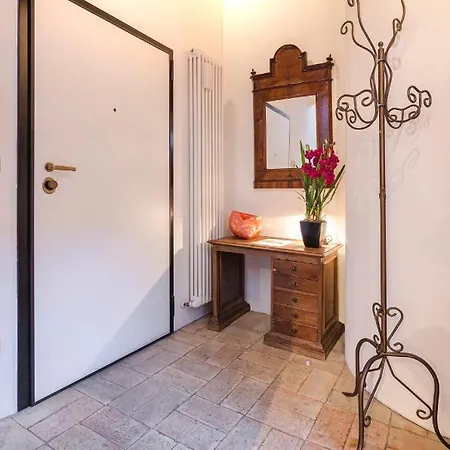 Altabella Panoramic Tower Apartment *