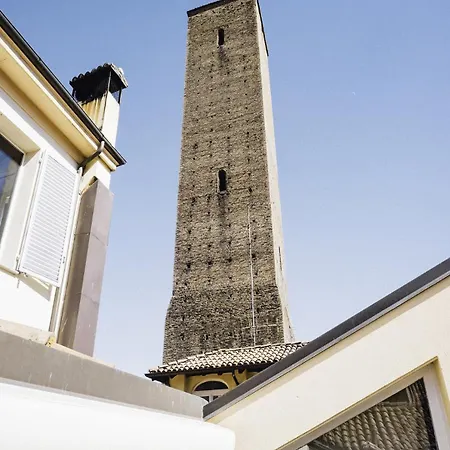 Altabella Panoramic Tower アパート ボローニャ