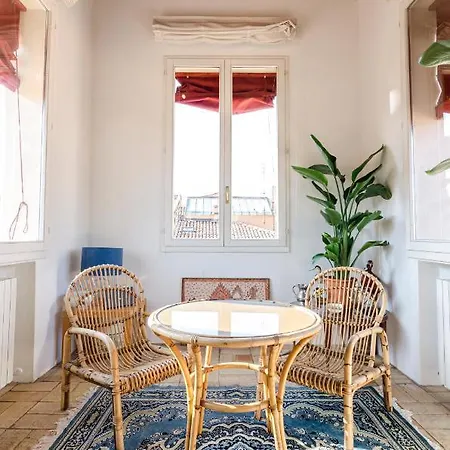 Апартаменты Altabella Panoramic Tower