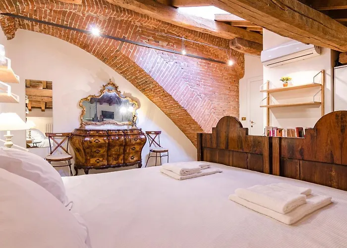 Altabella Panoramic Tower Apartment Bologna