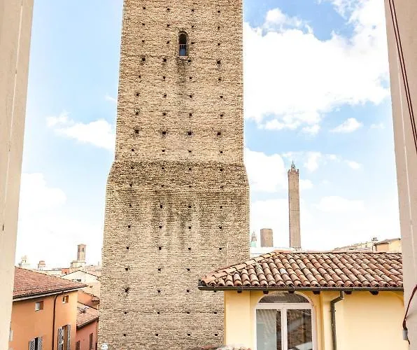 Altabella Panoramic Tower Apartment